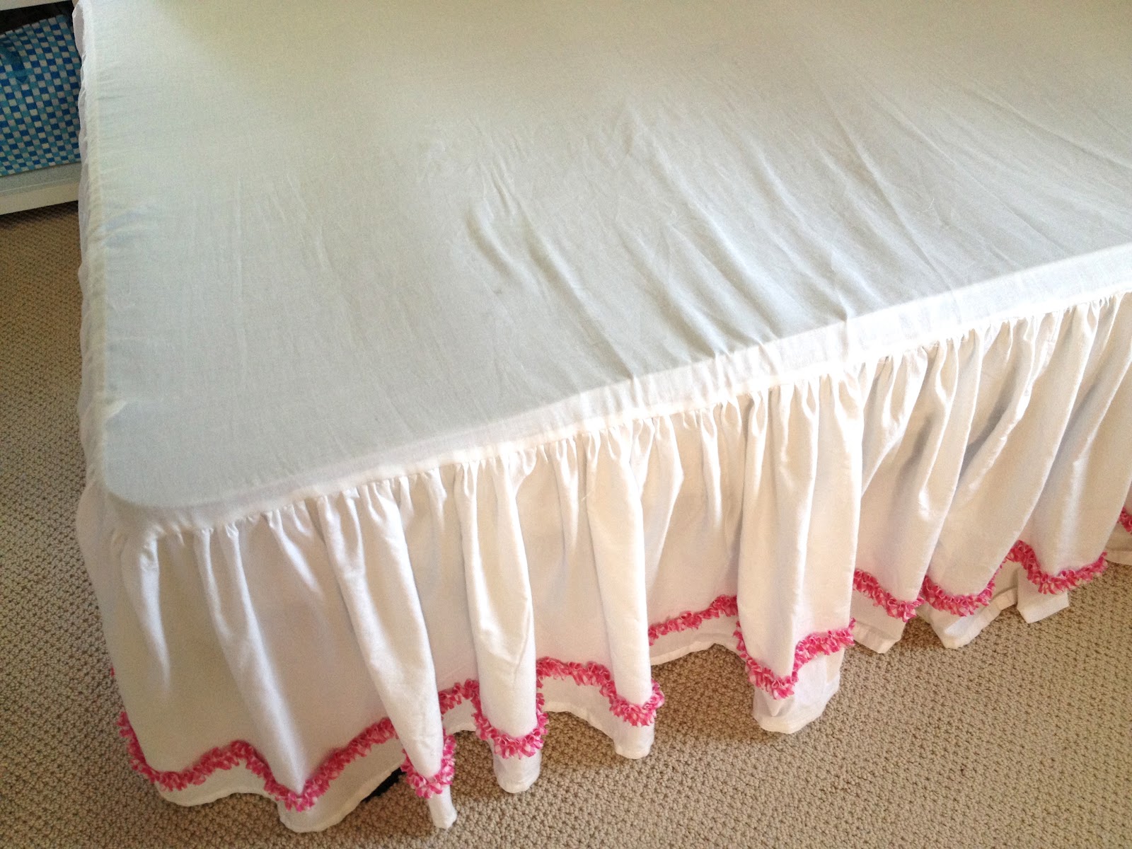 That's My Letter: DIY Ruffle Trimmed Bedskirt