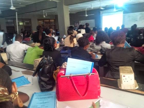1 ..and pics from UNIPORT overcrowded lecture hall