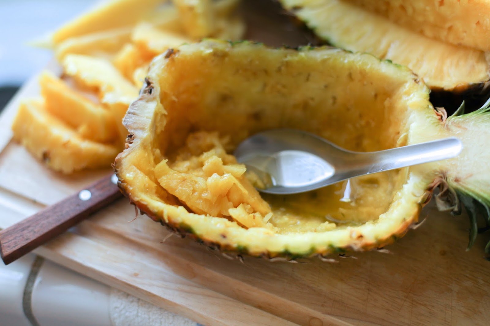How to Carve a Pineapple Fruit Basket | via Chandara Creative
