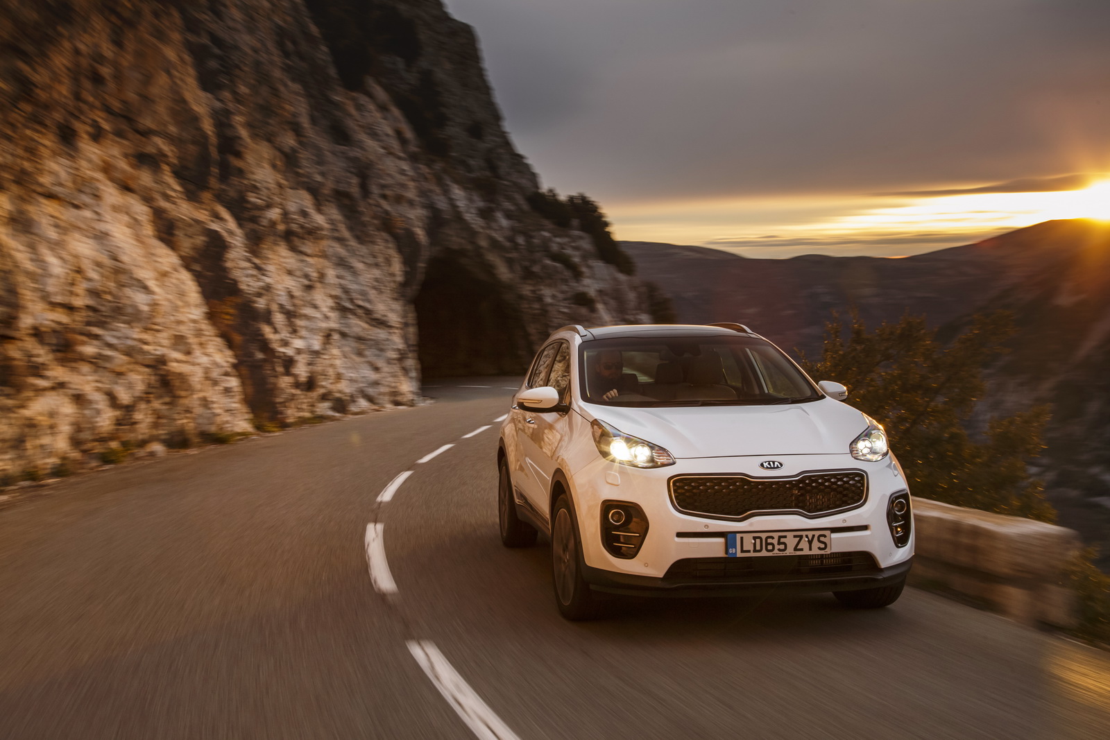 New Kia Sportage Detailed In Huge Gallery [354 Pics]