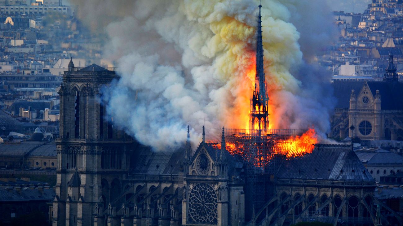 A un año de la tragedia de Notre Dame de París A un año de la tragedia de Notre Dame de París