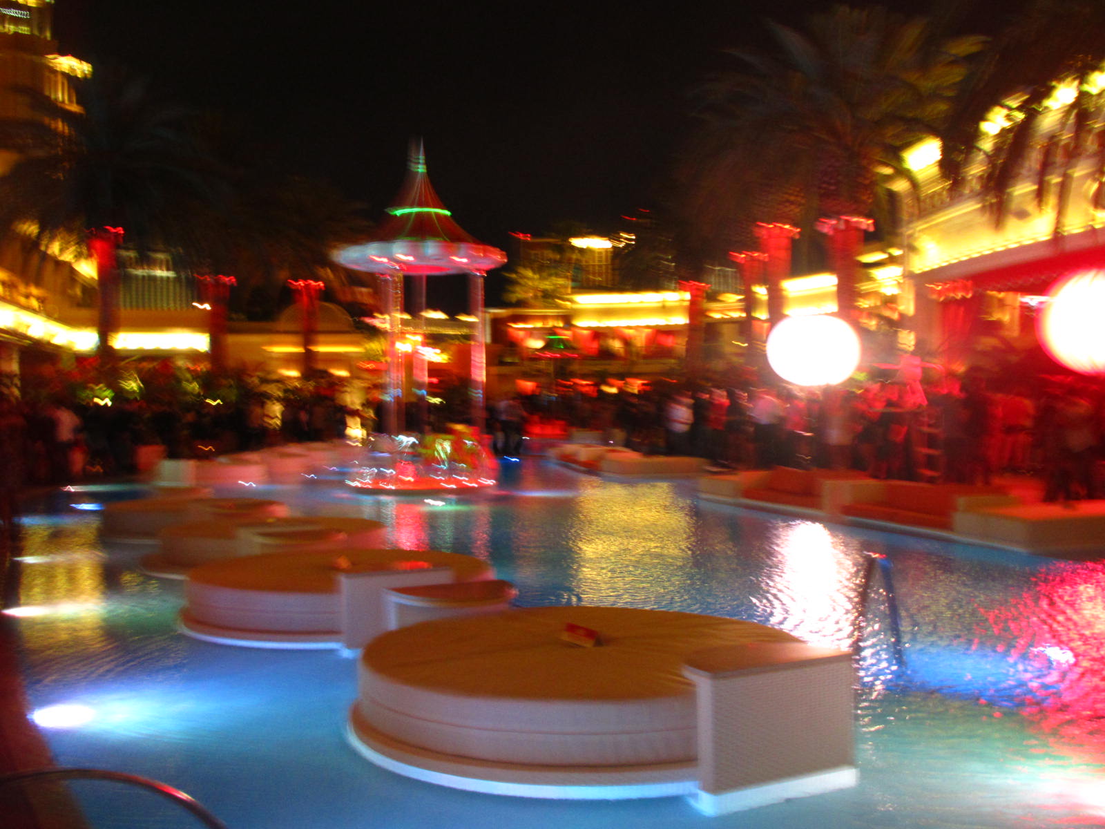 Global Fashionista: Las Vegas: Part 2 with my high school friends and