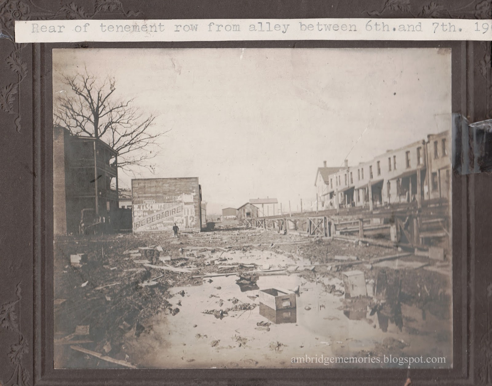 Ambridge Memories Ambridge alley between 6th and 7th Sts., 1904