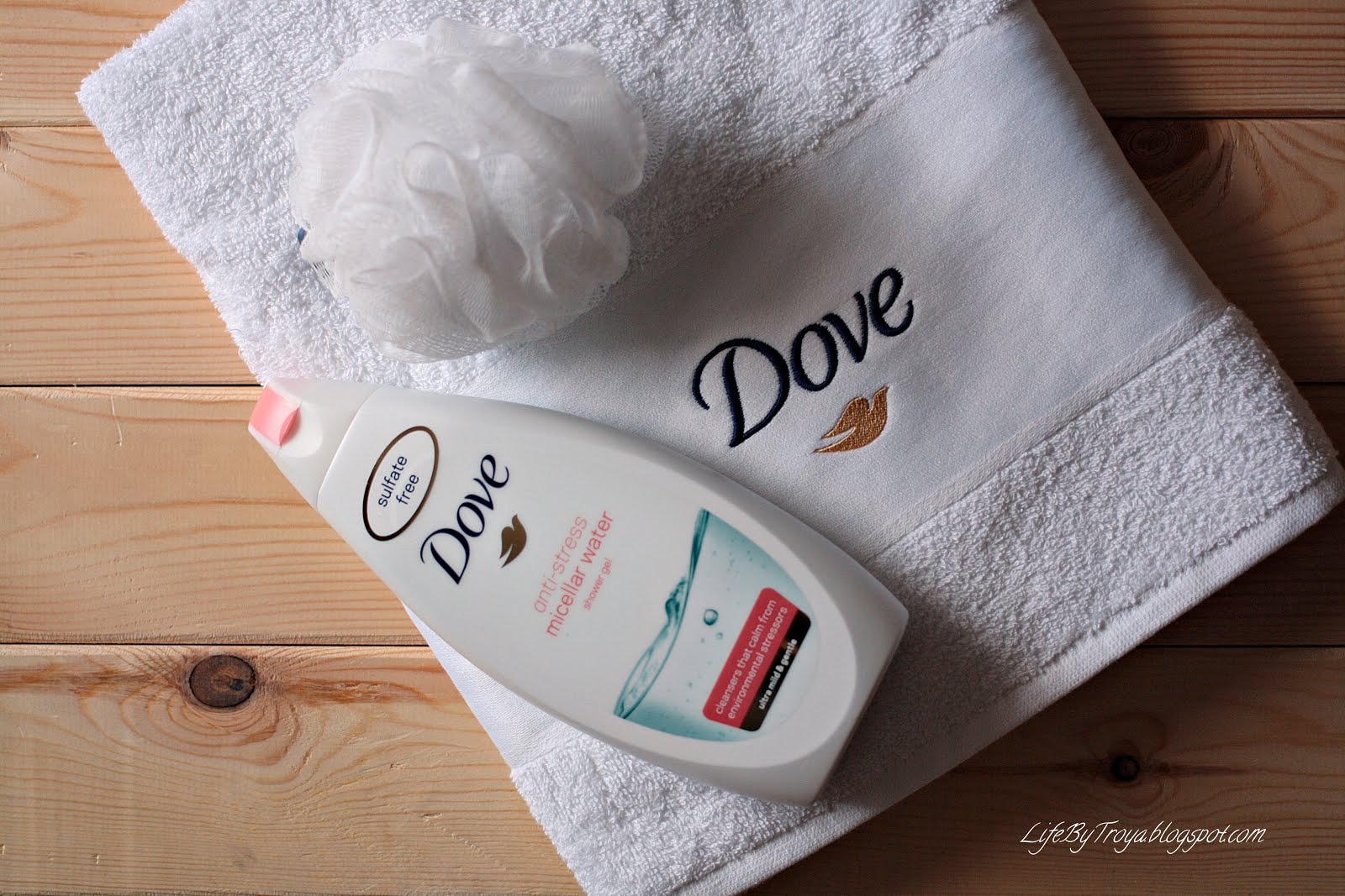 Review Dove Sensitive Skin Micellar Water Shower Gel & AntiStress