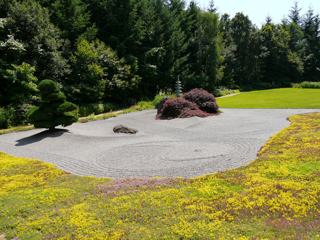 GartenImpressionen NEPALHIMALAYAPAVILLON IN WIESENT