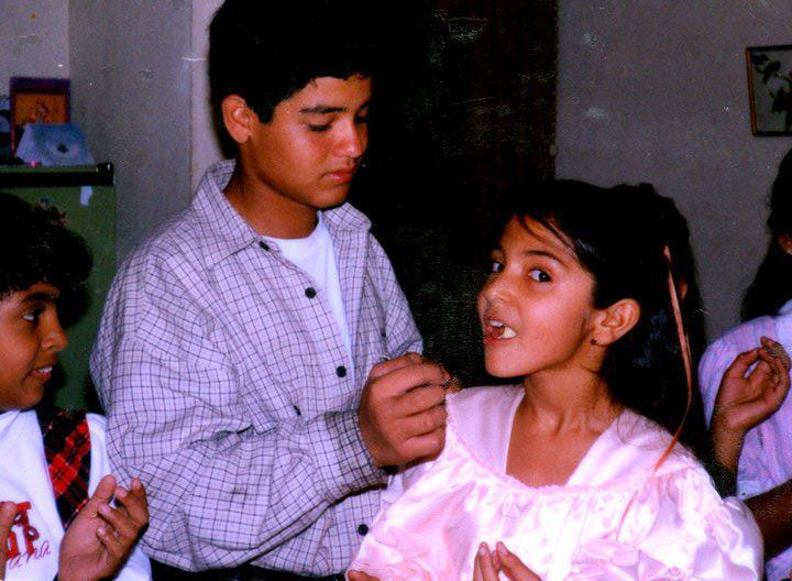 Bollywood Actress Anushka Sharma Childhood Pic with her elder Brother Karnesh Sharma | Bollywood Actress Anushka Sharma Childhood Photos | Real-Life Photos