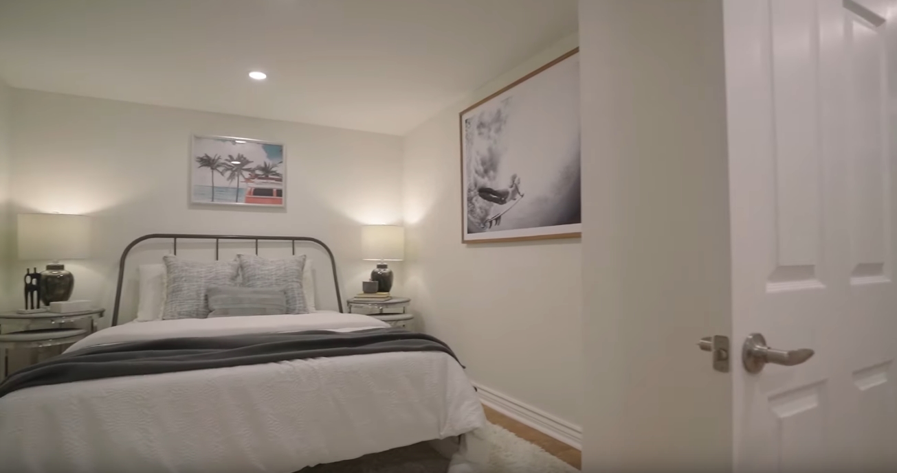 15 Photos vs. 93 Birchcliff Avenue, Toronto Home Interior Design Tour