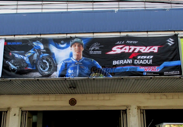 Spanduk Suzuki Satria F150 Injeksi sudah terpampang di salah satu dealer kota Medan . . bentar lagi rilis?
