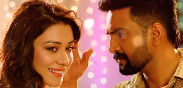 Actress Shanaya With Santhanam In Dhilluku Dhuddu Actress Shanaya With Santhanam