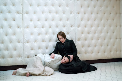 Image of Patti LuPone and Eva Green in Penny Dreadful Season 3