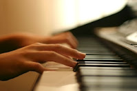piano playing hands