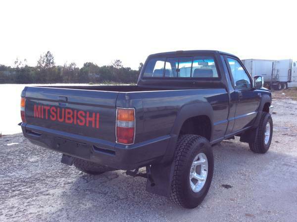 1988 Mitsubishi Mighty Max 4x4 Pickup Truck with Manual