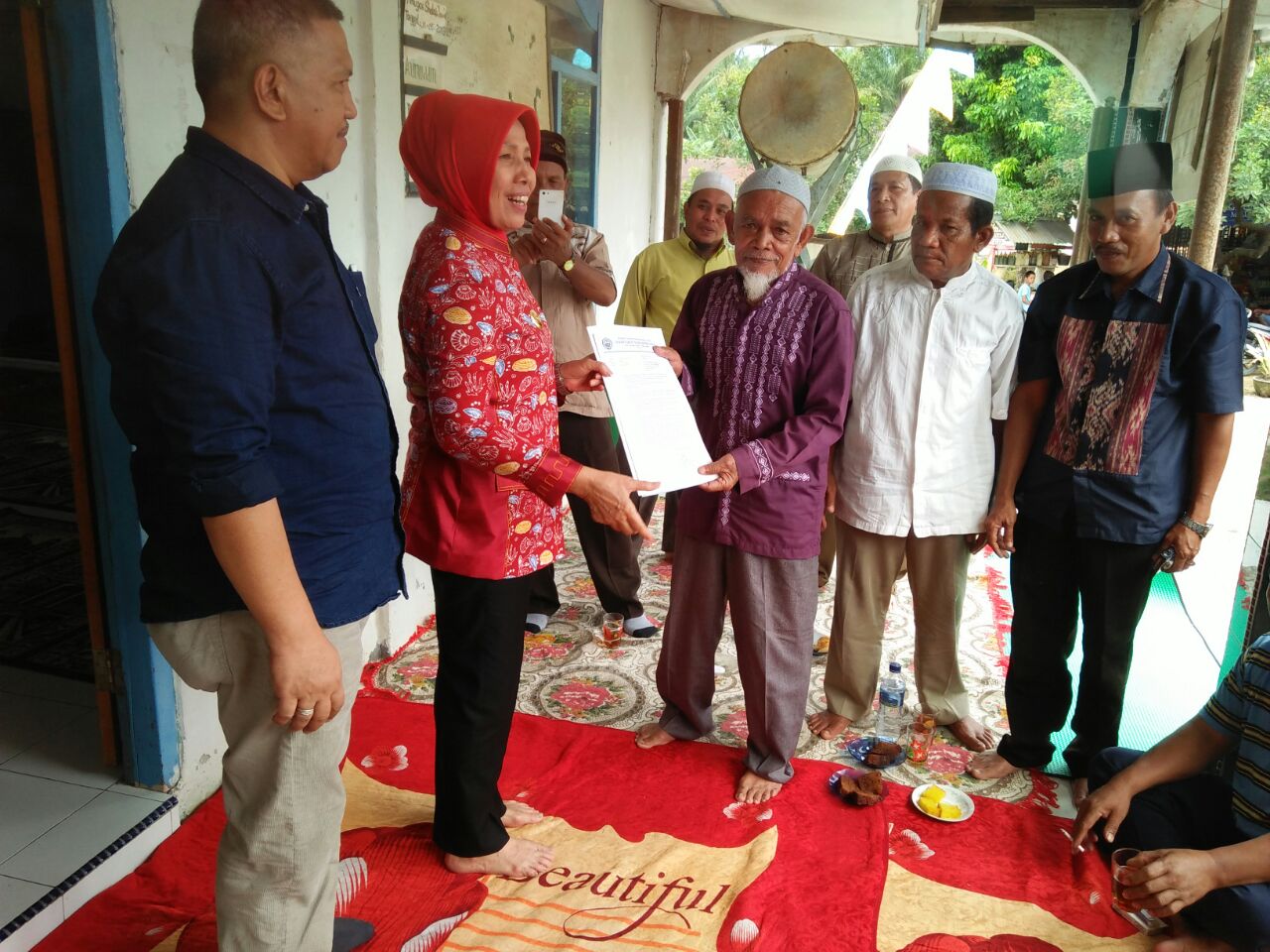 Wagubsu Nurhalizah saat berkunjung ke Aek Songsongan dan Bandar Pulau Asahan. Wagubsu Nurhalizah saat berkunjung ke Aek Songsongan dan Bandar Pulau Asahan.