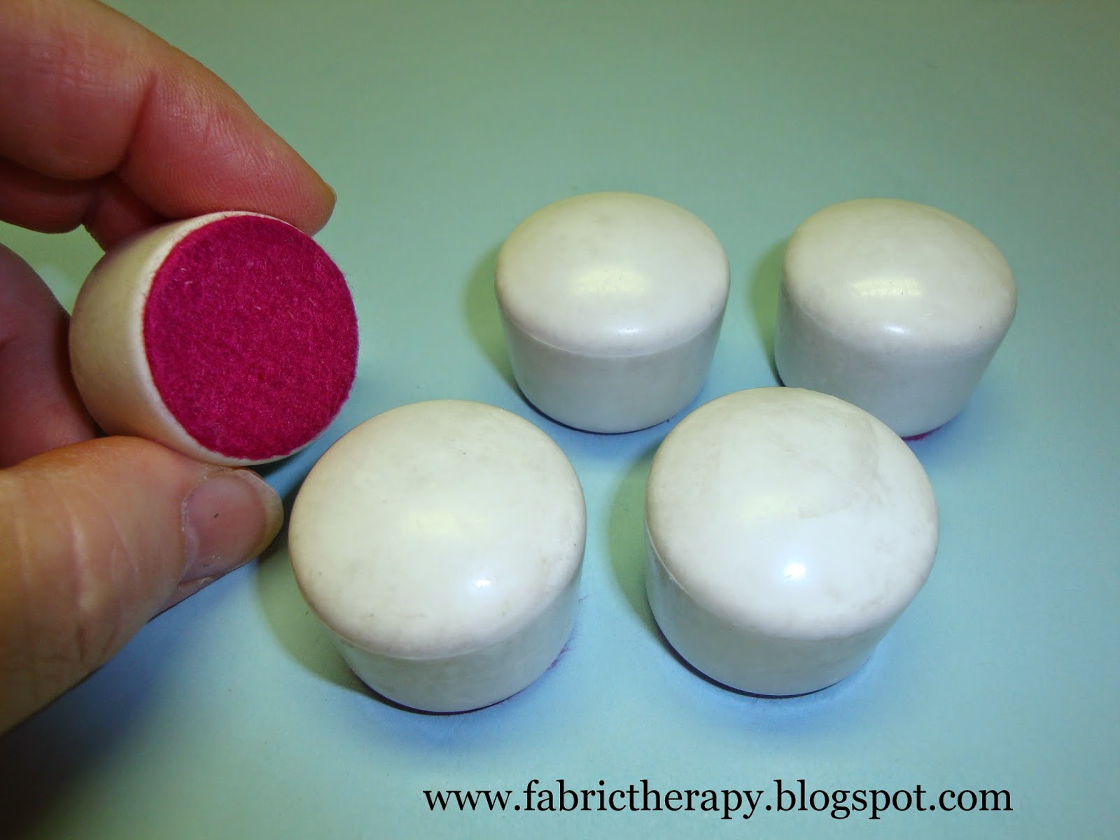 fabric-therapy-a-tutorial-on-using-pattern-weights-in-hand-applique