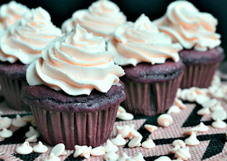 Double Chocolate Cupcakes ( with White Chocolate Cream Cheese Frosting )