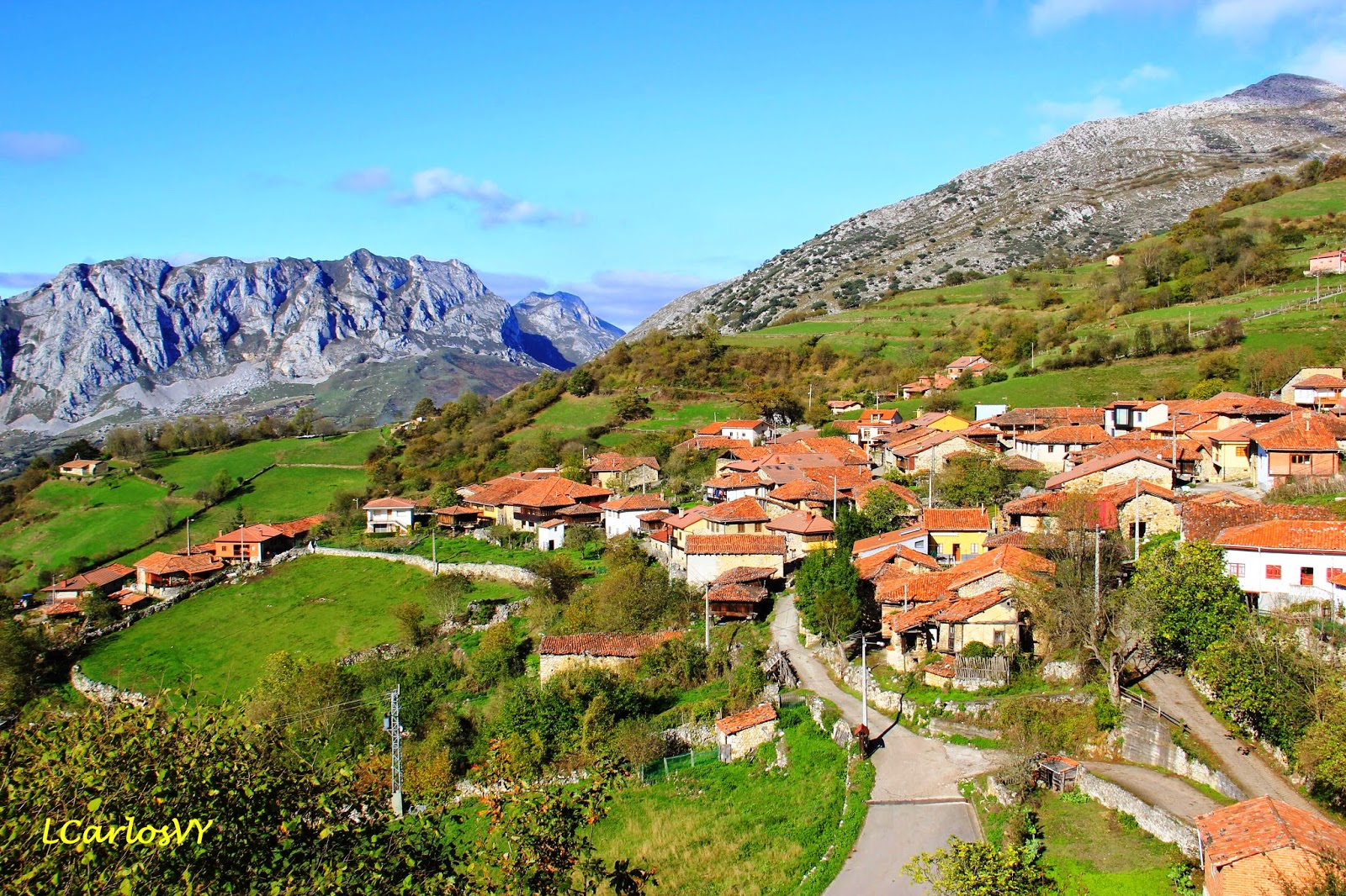 Escarbando por los Rincones de Asturias: El texu de Bermiego