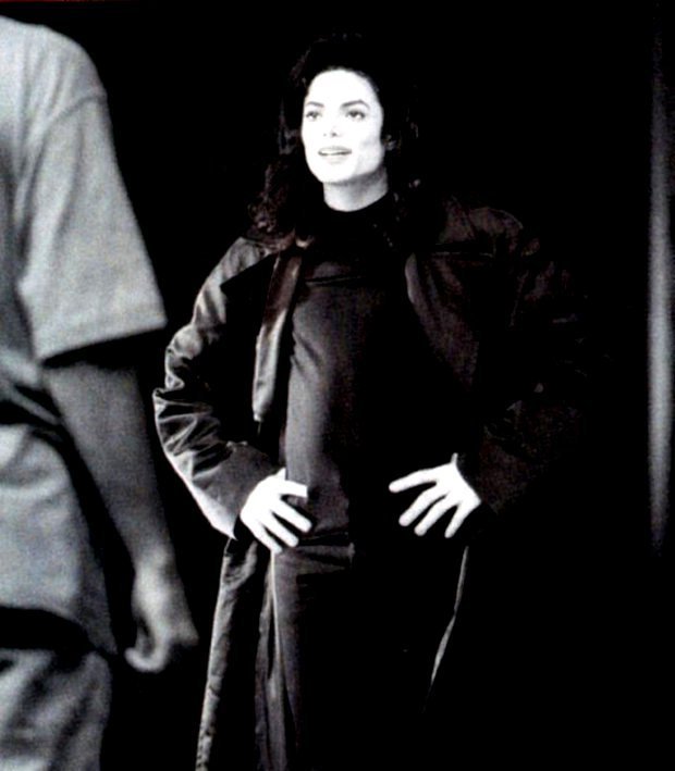Michael jackson stranger. Michael Jackson stranger in Moscow 1996. Michael Jackson stranger in Moscow 1997.