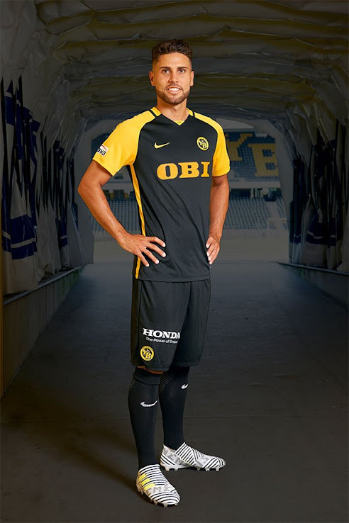 young-boys-17-18-home-away-kits-4.jpg