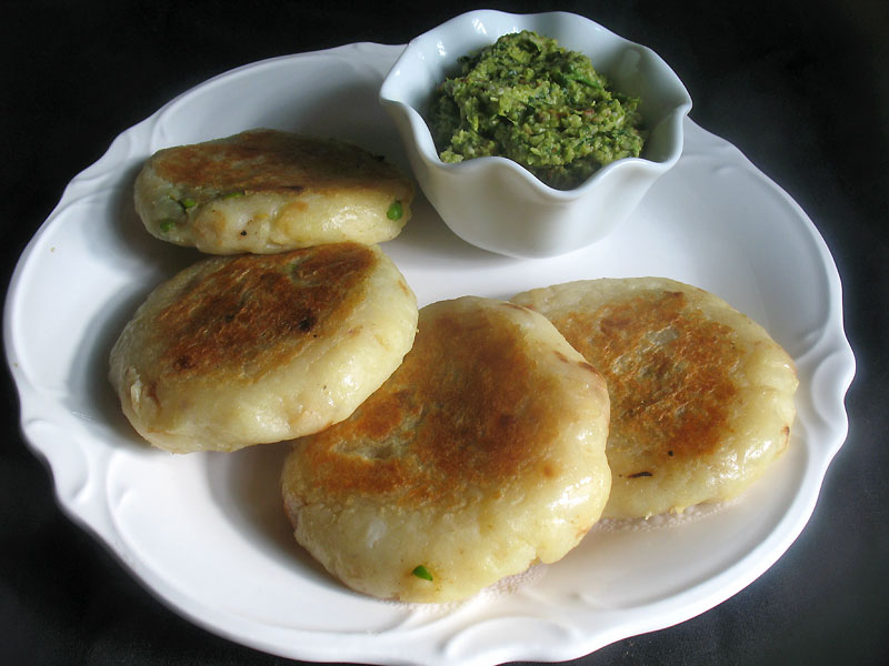 Potato Patties Stuffed With Spiced Green Peas Aloo Matar Tikki Lisa S Kitchen Vegetarian