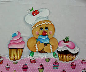 pano de copa com pintura de boneca ginger e barradinho de tecido estampado com cupcakes