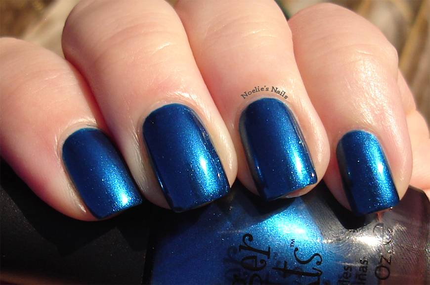 Noelie's Nails: FingerPaints Artistic Azure