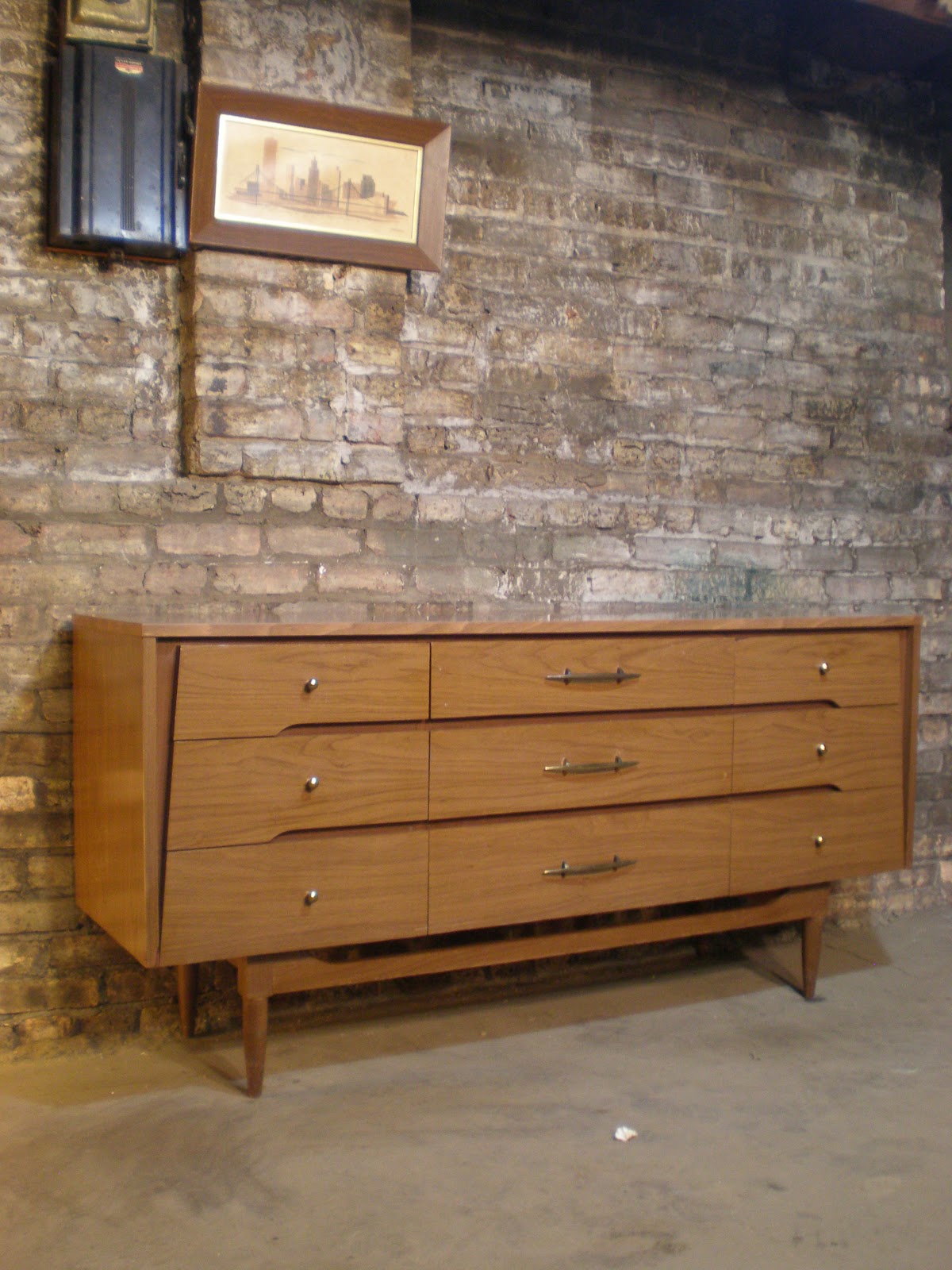 Mid Century Chicago Kroehler 9 Drawer Lowboy