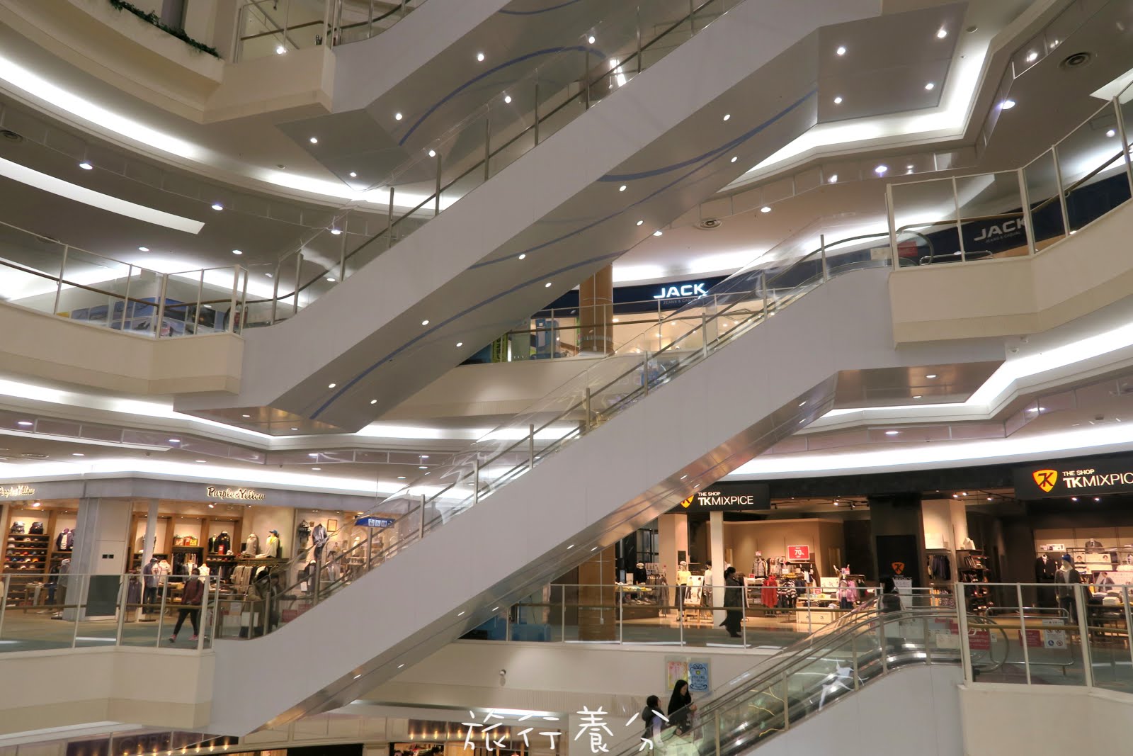 旅行養分 日本四國 高松 市區大型購物中心イオンモール高松 Aeon Mall 有接駁巴士往返高松車站 瓦町