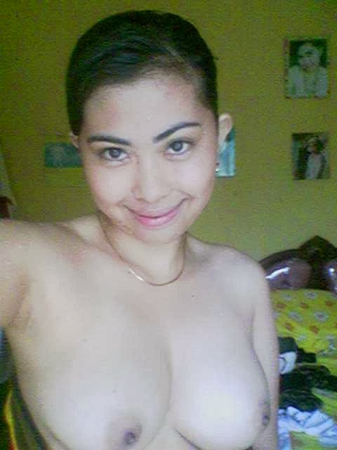 Gambar Bogel Senyum Yang Dipaksakan   Melayu Boleh.Com