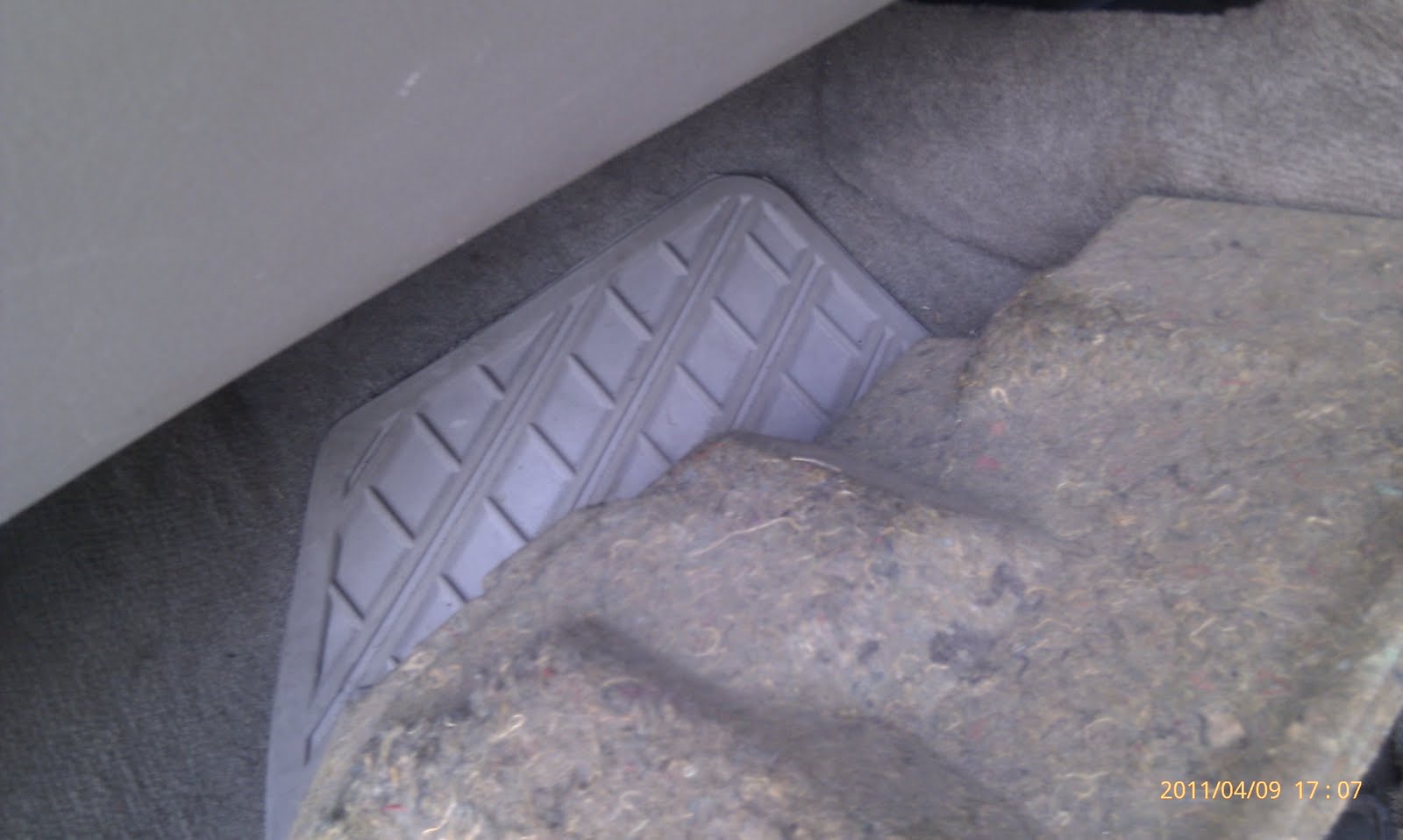 baldy written ramblings Guide/How To Changing Cabin Air Filter on 2002 Volvo S40/V40 (ph2)