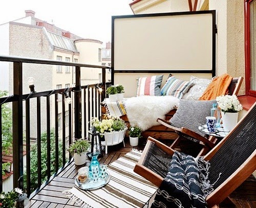 How to decorate A small Balcony ?