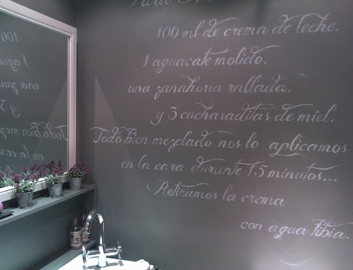 STENCIL BARCELONA: Baño con escrito