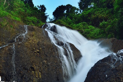 Pesona Destinasi Objek Wisata Curug Winong di Kaliwiro Wonosobo Jawa Tengah  - IhateGreenJello