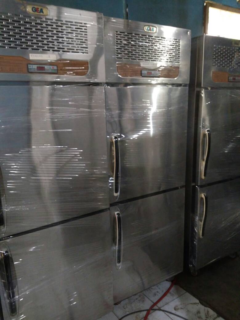 barang bekas restoran murah upright freezer 2 pintu merk gea barang bekas restoran murah upright freezer 2 pintu merk gea