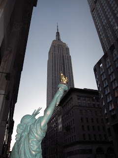 Empire State Building, Lady Liberty statue