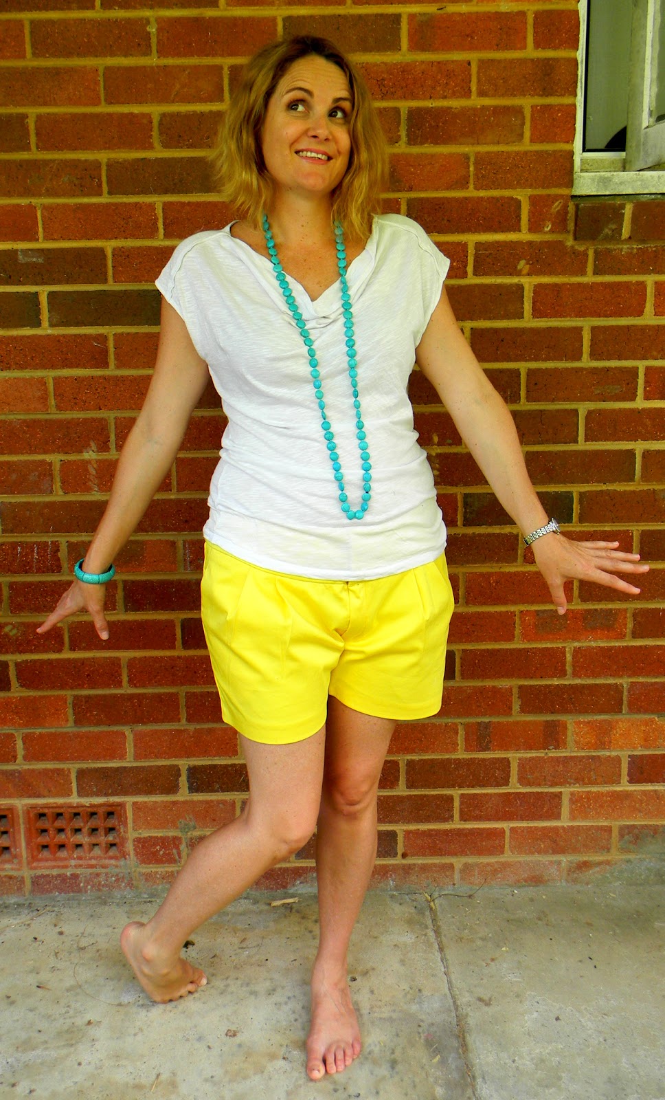 Sew&Craft-Raindrops & Bellyflops: Yellow shorts