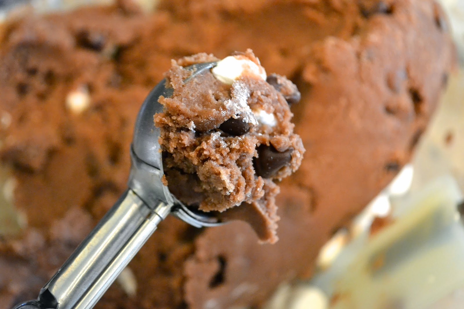 The Newfangled Housewife: Four Easy Sweet Recipes for Christmas Parties