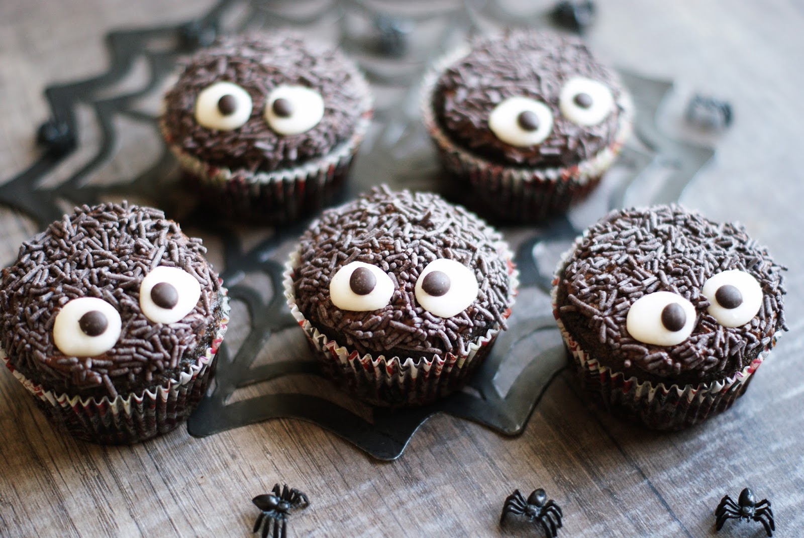 Totally Veg! Vegane HalloweenCupcakes mit Glubschaugen