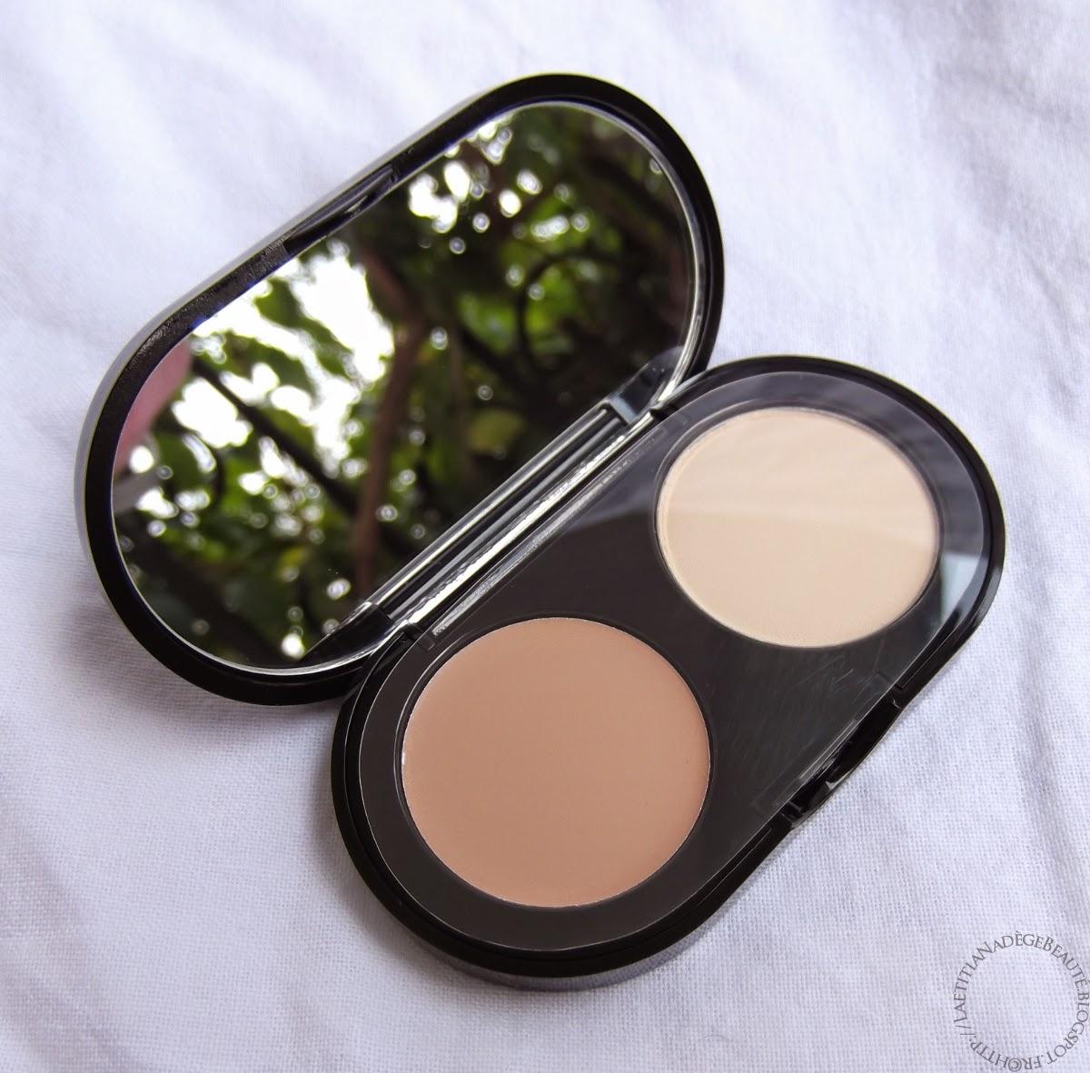 BOBBI BROWN Creamy Concealer Kit.Ivory.Review,Photos,Swatches COSMELISTA