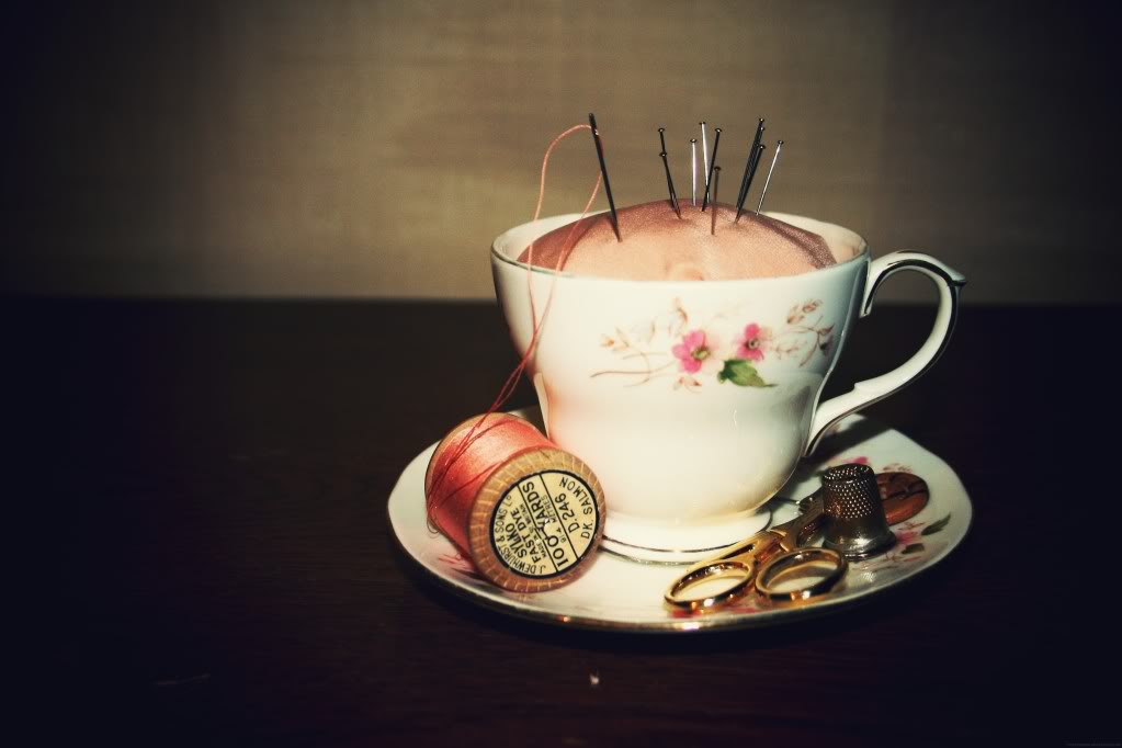 LouLou's Vintage Fair 101 Uses Of A Teacup