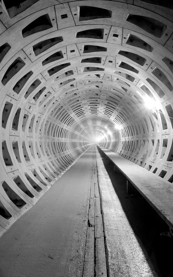 Black And White Tunnel  Galaxy Note HD Wallpaper