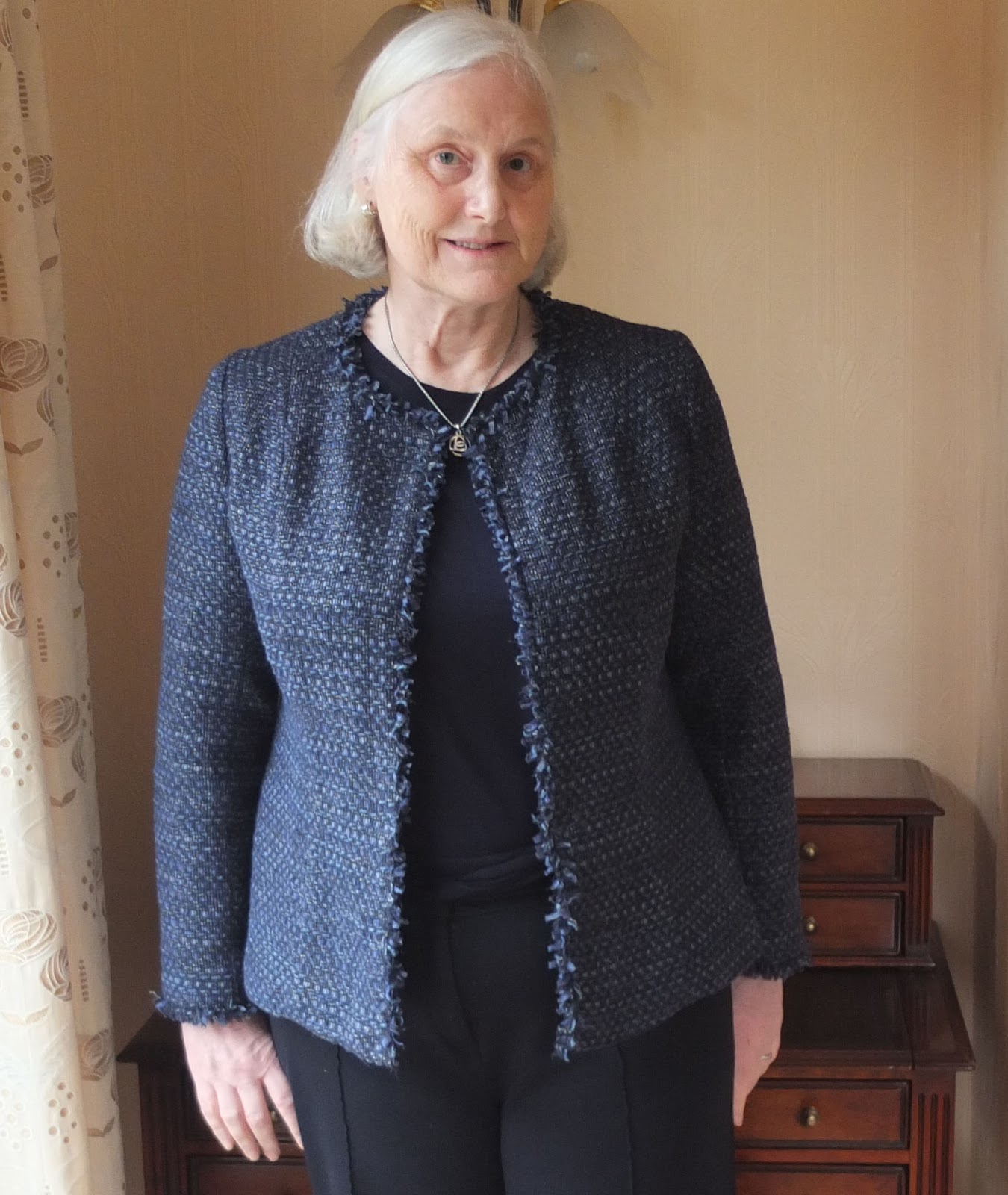 anne's blog: My Chanel-type jacket - part 3. It's finished.