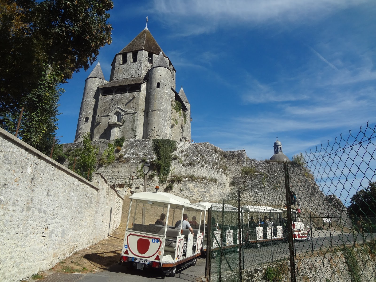 セーヌとマルヌのほとりから セーヌ・エ・マルヌ県の中世都市 プロヴァン