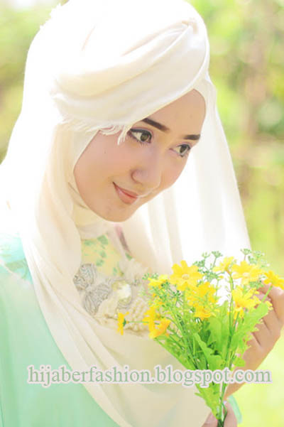 Tutorial bagiamana menggunakan hijab (Rose Hijab Style) Tutorial bagiamana menggunakan hijab (Rose Hijab Style)