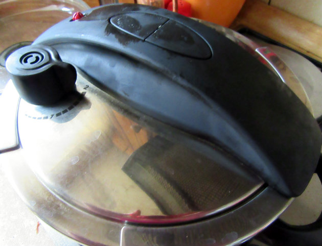 Pressure cooker beef Stroganoff with pasta by Laka kuharica: continue cooking