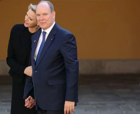 Prince Albert, Princess Charlene, Princess Caroline and Princess Stéphanie hosted President Xi Jinping and Peng Liyuan. Akris dress