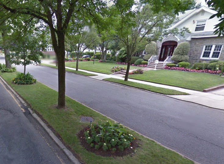 Queens Crap Lovely in Laurelton