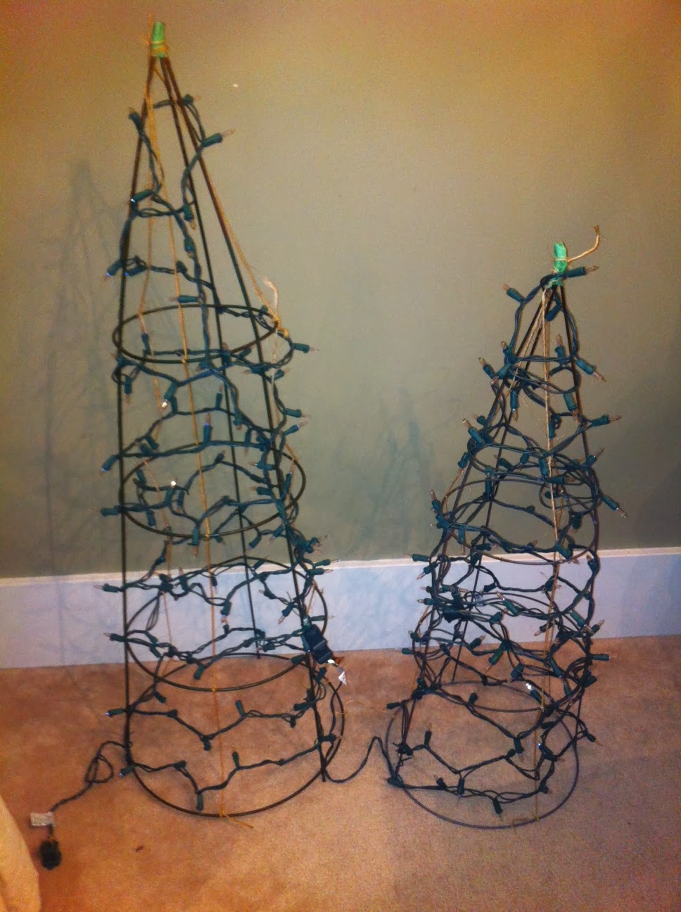 Heather's Creations Tomato cage Christmas tree