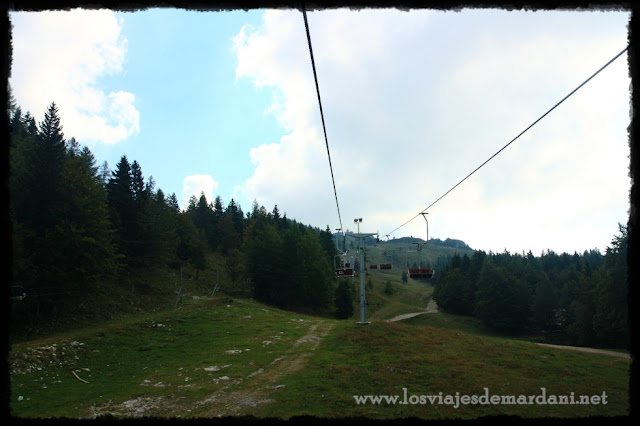 Vistas desde el telesilla de Velika Planina
