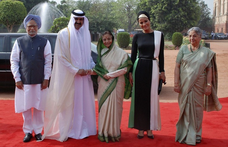 Шейх катара с женами Шейх катара с женами