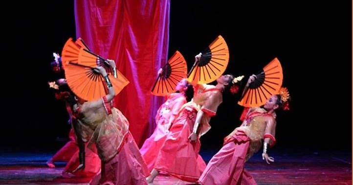 Tari Pakarena Tari Pakarena